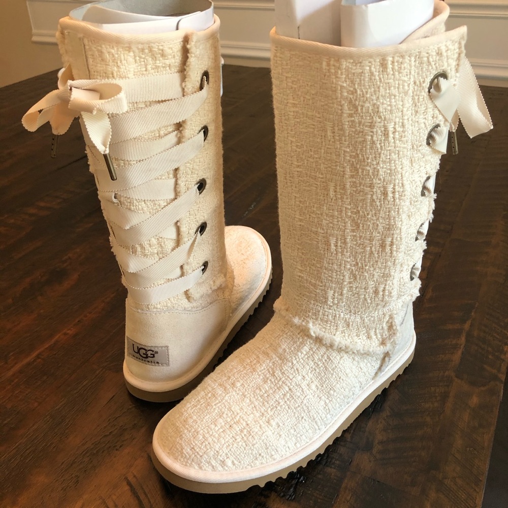 NWB Authentic K Heirloom Lace Up UGG